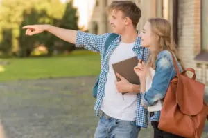 Teilzeit oder Vollzeit? Erfahren Sie, welche Umschulung in Duisburg besser zu Ihrem Alltag passt und welche Vor- und Nachteile beide Modelle haben.