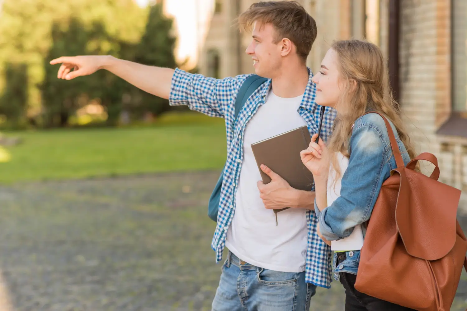 Teilzeit oder Vollzeit? Erfahren Sie, welche Umschulung in Duisburg besser zu Ihrem Alltag passt und welche Vor- und Nachteile beide Modelle haben.